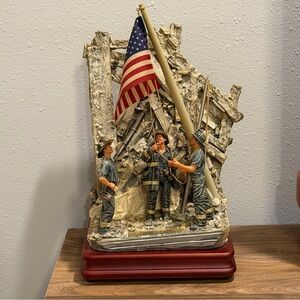 Vanmark Red Hats Of Courage “Image Of Hope” Music Box 9/11 Tribute Collectable